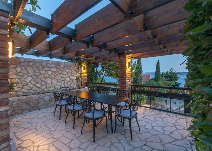 Cvrk Family House Novi Vinodolski