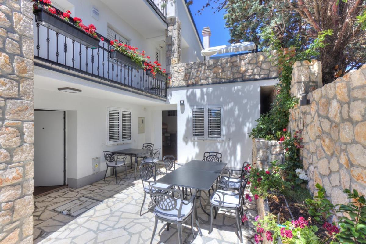 Apartment Cvrk Family House Novi Vinodolski