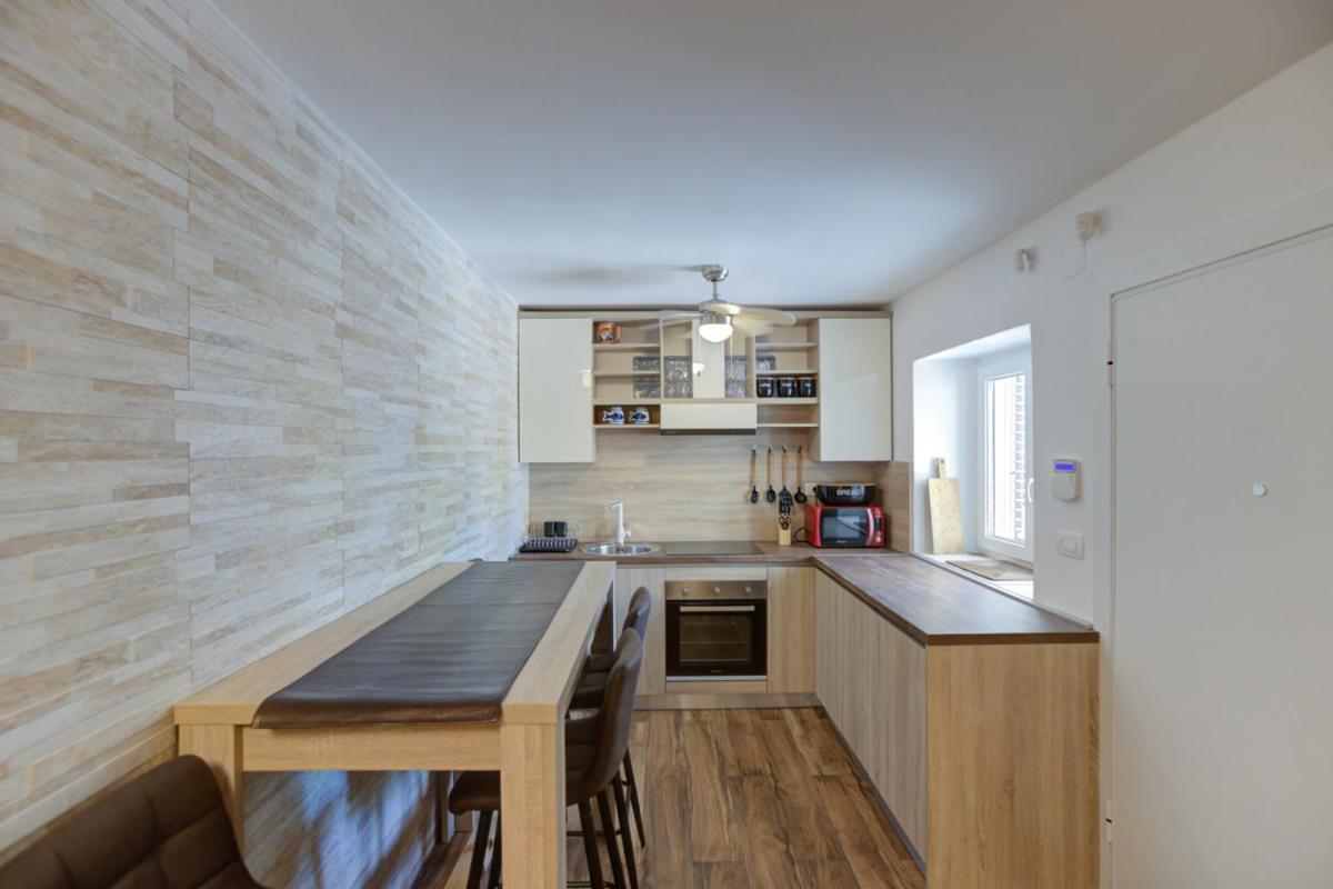 Cvrk Family House Novi Vinodolski